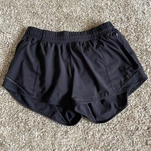 Lululemon Hotty Hot shorts - 4 in - 8 - black - LR